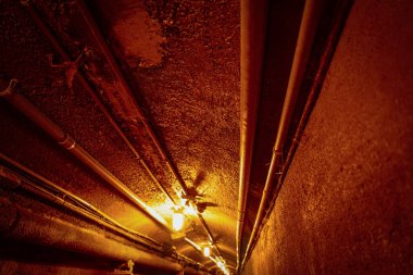 Kırmızı tünel ve boru. Çekim Konumu: Toronto