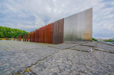 Metal duvar ve sütun sanatı. Çekim yeri: Macaristan, Budapeşte