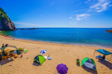 Yaz kampı ve deniz. Atış yeri: Niigata Bölgesi