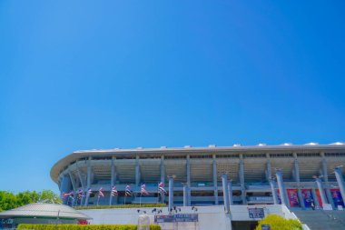 Nissan Stadyumu 'nun önünde. Çekim yeri: Kohoku Ward, Yokohama Şehri