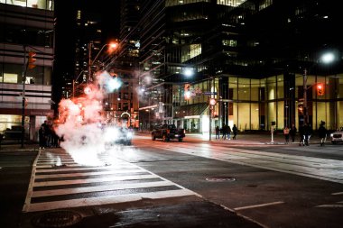 Otel sokağının gece manzarası. Çekim Konumu: Toronto