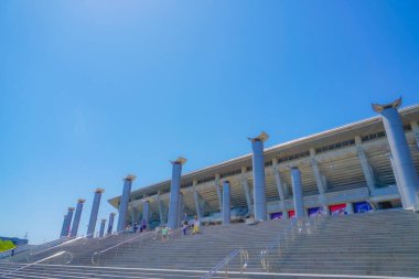 Nissan Stadyumu merdivenleri. Çekim yeri: Kohoku Ward, Yokohama Şehri