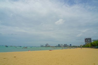 Pattaya Sahili geniş kumsalda. Çekim yeri: Tayland, Pattaya