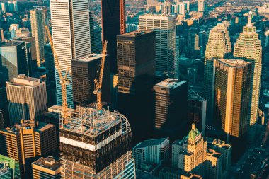 Şehir binaları yapım aşamasında. Çekim Konumu: Toronto