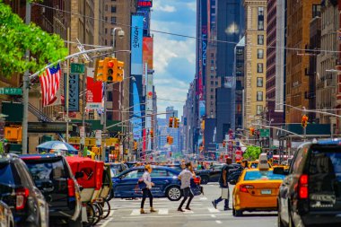Times Meydanı civarında. Çekim yeri: New York, Manhattan