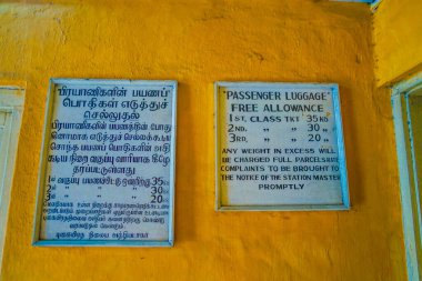 İstasyon bagaj bilgi panosu (Colombo İstasyonu). Çekim Konumu: Sri Lanka, Colombo