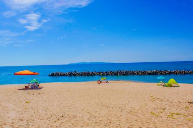 Sahil ve tatil köyü. Çekim Konumu: Yamagata Bölgesi