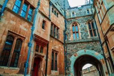 Windsor Kalesi avlusu. Çekim Konumu: İngiltere, Londra