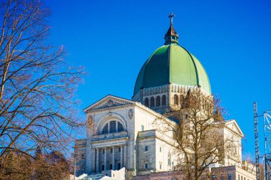 St. Josephs Katedrali 'nin uzak manzarası. Çekim yeri: Montreal, Kanada