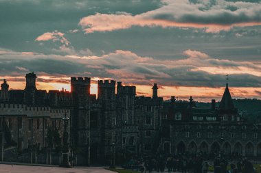 Gün batımında Windsor Kalesi. Çekim Konumu: İngiltere, Londra