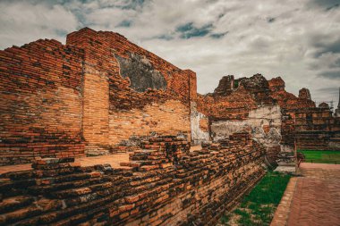 Bir Budist tapınağının kalıntıları.