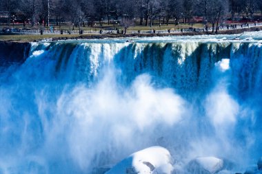 Niagara Şelalesi ve gümüş manzara