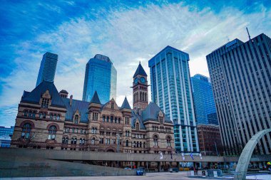 Toronto eski belediye binası ve gökdelenler
