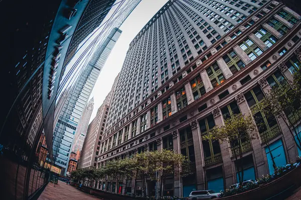 Gökdelenlerin ve tarihi binaların şehri