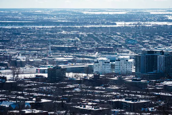 Kış şehri ve binalar