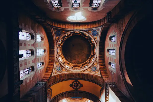 muhteşem katedral tavan resmi