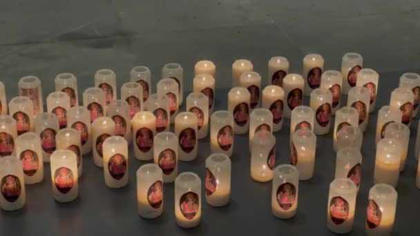 Φωτιστικά Κεριά Φωτογραφία Willibrord Στη Βασιλική Του Echternach Λουξεμβούργο Νοεμβρίου — Αρχείο Βίντεο