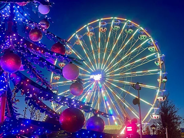 Ferris Wheel Christmas Tree Night Luxembourg Luxembourg December 2022 — Stok fotoğraf