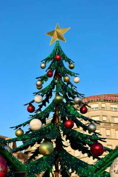 Carousel Shape Christmas Tree Big Lower Baubles Carousel Cars — Stock Photo, Image