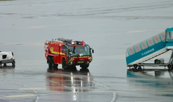 Пожарная Машина Аэропорту Люксембурга Финдель Люксембург Октября 2022 Года — стоковое фото