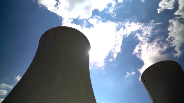 Kyltorn Vid Kärnkraftverk Självförsörjning Energiområdet Minskning Utsläpp Växthusgaser Och Begreppet — Stockvideo