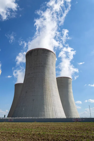 Menara Pendingin Pembangkit Listrik Tenaga Nuklir Energi Swasembada Dukovany Republik — Stok Foto