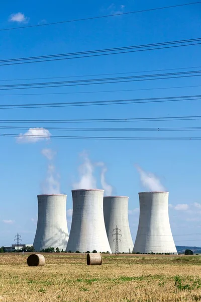 Wieże Chłodnicze Elektrowni Jądrowej Samowystarczalność Energetyczna Dukovany Republika Czeska — Zdjęcie stockowe