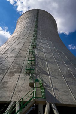 Nükleer santraldeki soğutma kuleleri, kendi kendine yeten enerji, sera emisyonu azaltma ve küresel ısınma kavramı, Dukovany, Çek Cumhuriyeti