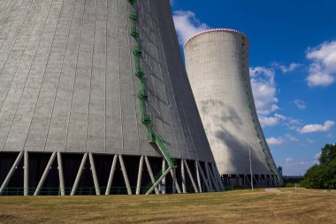 Nükleer santraldeki soğutma kuleleri, kendi kendine yeten enerji, sera emisyonu azaltma ve küresel ısınma kavramı, Dukovany, Çek Cumhuriyeti
