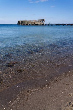Kastrup deniz banyosu, yüzmek için barınak, Sneglen, Öresund, Kopenhag, Danimarka, güneşli yaz günü