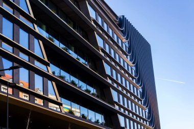 5 Mart 2025 'te Çek Cumhuriyeti Prag' da Zaha Hadid Mimarlar 'ın Masarycka ofisi ve perakende binası.