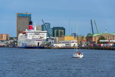MS Stena Danica Cruiseferry by Stena Line 13 Mayıs 2025 tarihinde İsveç 'in Göteborg kentinde şehir merkezi limanında.