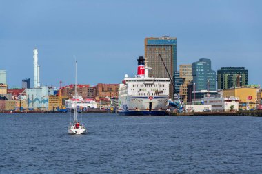 MS Stena Danica Cruiseferry by Stena Line 13 Mayıs 2025 tarihinde İsveç 'in Göteborg kentinde şehir merkezi limanında.
