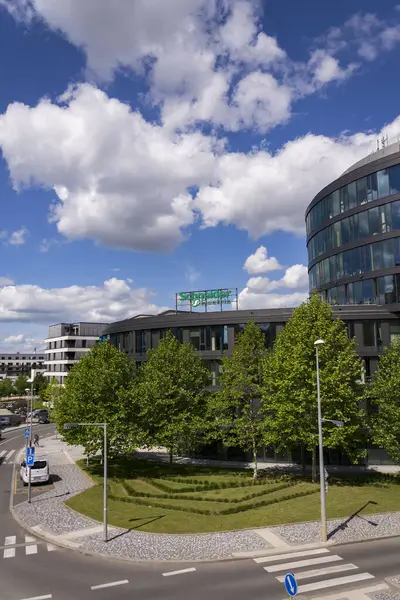 Schneider Electric otomasyon ve enerji yönetimi şirketinin logosu 29 Mayıs 2025 'te Prag, Çek Cumhuriyeti' nde.