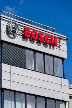 Robert Bosch GmbH şirketinin 29 Mayıs 2025 'te Prag, Çek Cumhuriyeti' ndeki genel merkez binasının logosu.