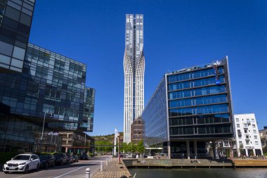 Radisson Blu otelleri ve eski Lindholmen tersanesinin logosu 12 Mayıs 2025 'te İsveç' in Göteborg şehrinde inşa edildi..