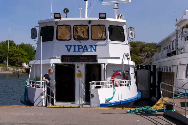 13 Mayıs 2025 'te İsveç' in Göteborg şehrinde bulunan Alvsborgsfjorden, Alvsborg 'daki Saltholmen liman yarımadasındaki takımadası feribotu..