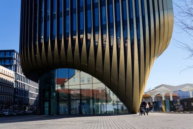 5 Mart 2025 'te Çek Cumhuriyeti Prag' da Zaha Hadid Mimarlar 'ın Masarycka ofisi ve perakende binası.