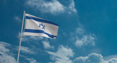 İsrail bayrak yıldızı şekilli dalgalanan ülke mavi gökyüzü bulutlu arka plan duvar kağıdı boş ulusal rüzgar alanı Kipur Ortadoğu bayramı festivali kutlamaları İsrail anavatanı demokrasisi