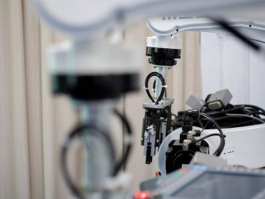 Robot teknolojisi kol kemeri fabrika makinesi mühendislik ekipmanı imalatı fütürist otomat modern bilgisayar yapay zeka ai akıllı inşaat kaynaklama ai