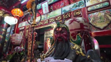 Guan Yu kültürü antik tarih tarihi Asya heykeli yeni yıl yemeği 2024 tanrı guan yu geleneksel Çin Budizmi antika tapınak koruyucusu Tayland efsanesi asker kılıcı onuru