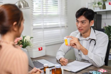 Teke tek görüşmeler sırasında, sağlık hizmeti sağlayıcısı her ilacın önemini, güven ve anlayış duygusunu,.