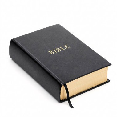 Beyaz arka planda izole edilmiş, altın harfli ve yer imli siyah İncil.