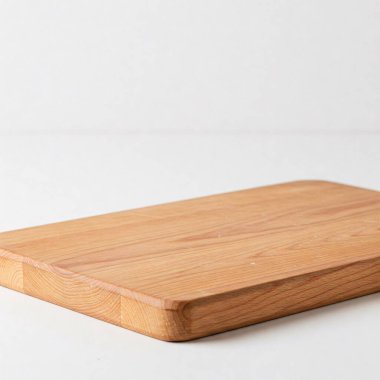 Dikdörtgen kayın ağacı. Yuvarlak kenarlı, beyaz bir arka planda izole edilmiş..