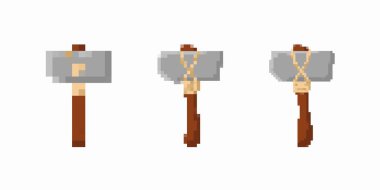 Metal bıçaklı ve ahşap saplı üç pikselli balta. Her birinin kendine has ayrıntıları ve özellikleri var..