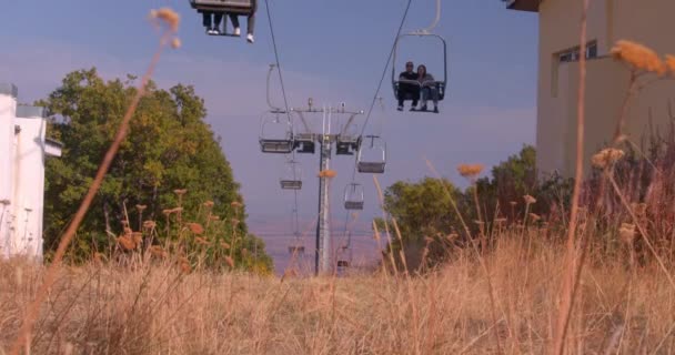 View Cable Car Desert Cabin Passing Autumn Distant Mountains City — Stock Video