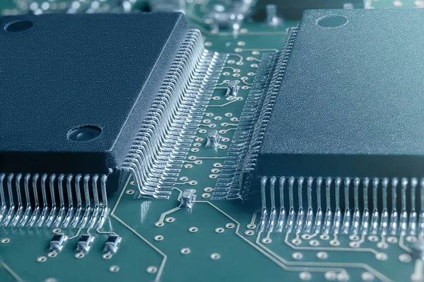 Nahaufnahme Der Leiterplatte Mit Prozessor Integrierten Schaltkreisen Und Vielen Anderen — Stockfoto