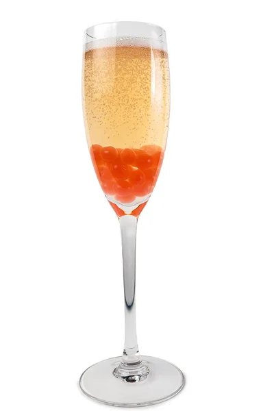 Estúdio Coquetel Alcoólico Decorado Com Caviar Vermelho Copo Isolado Fundo — Fotografia de Stock
