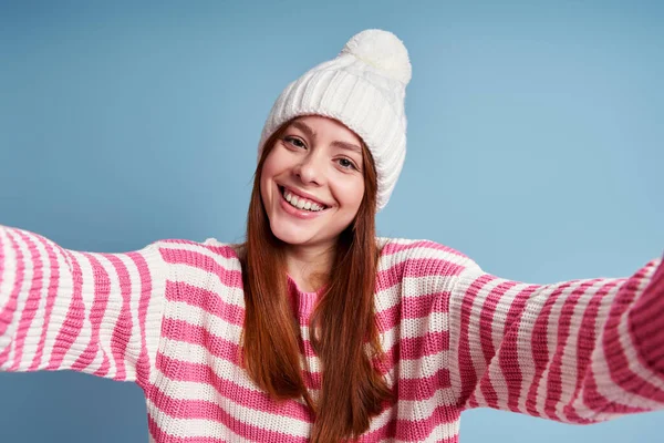 Happy Young Woman Winter Hat Making Selfie Blue Background — Stock Photo, Image