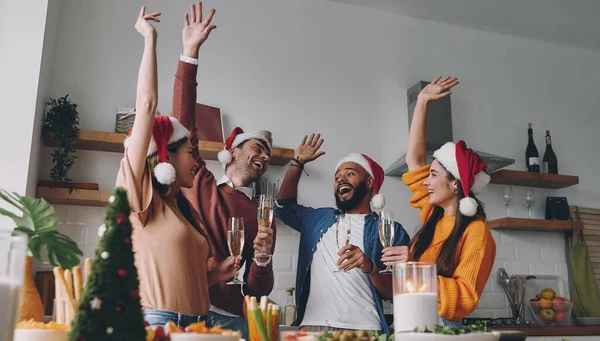 Group Young People Having Fun While Enjoying Christmas Dinner Home — Stock Photo, Image